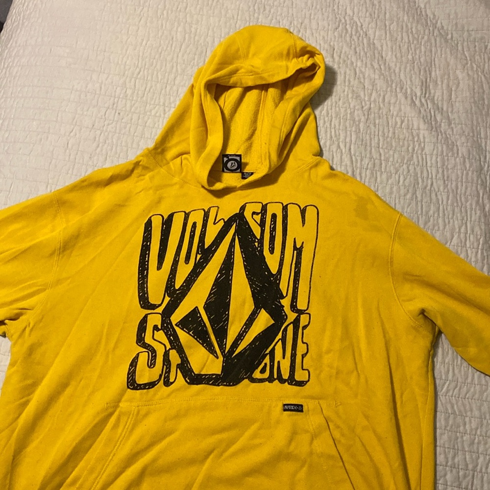 XL volcom pull over hoodie